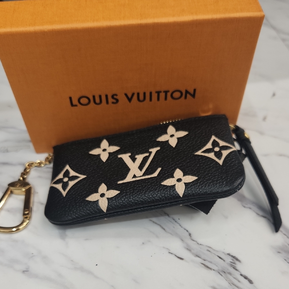 Louis Vuitton Black and Cream Monogram Key Holder